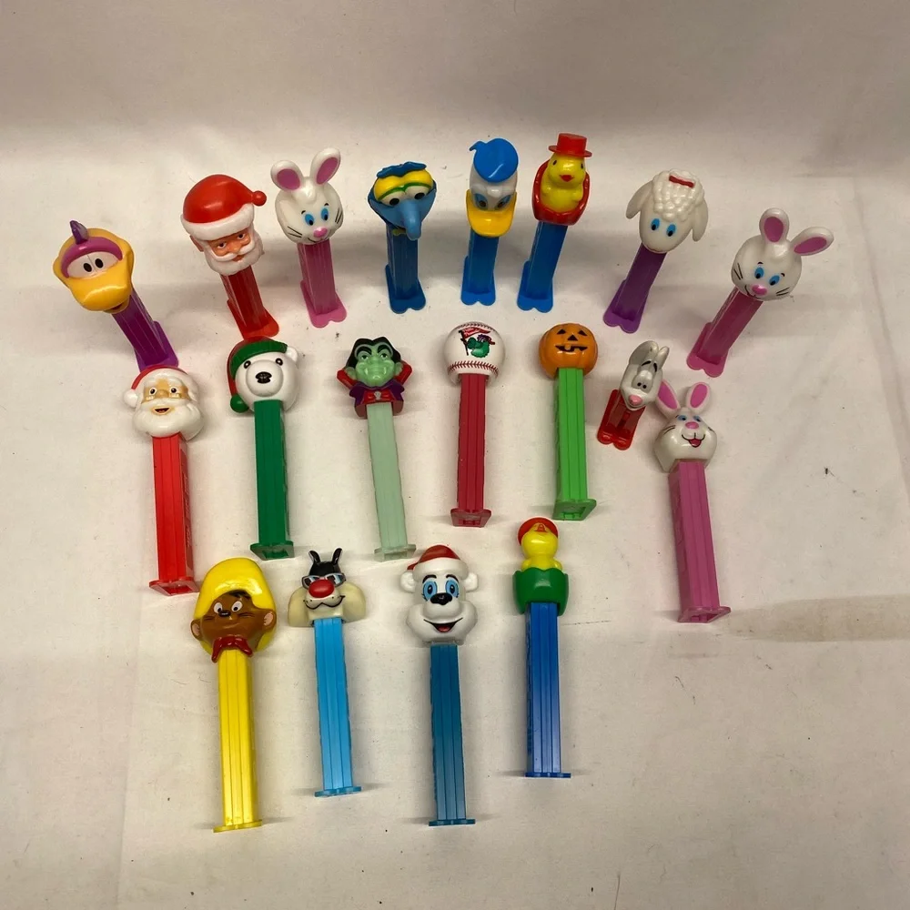 Rare Vintage Pez Candy Dispensers 19 - Picture 5 of 7